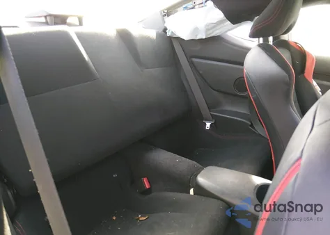 2015 Scion Fr-S z USA, uszkodzony, nr VIN JF1ZNAA11F9710220